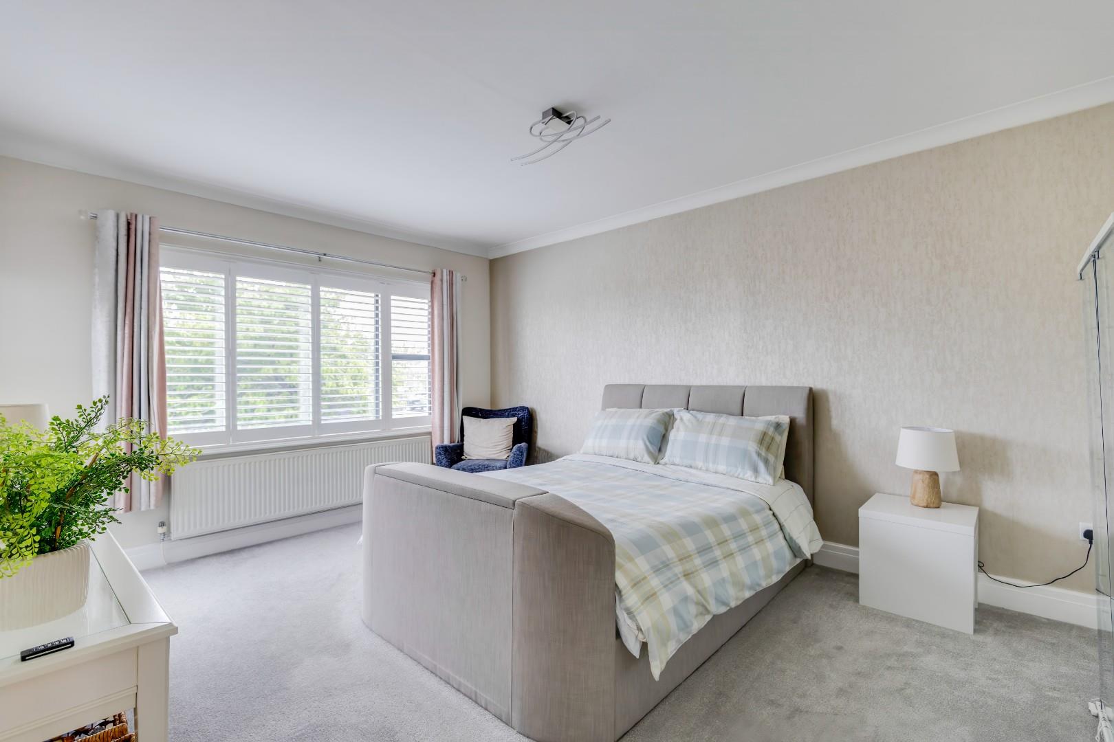 8 Heol-Y-Bryn, Barry, CF62 6SY